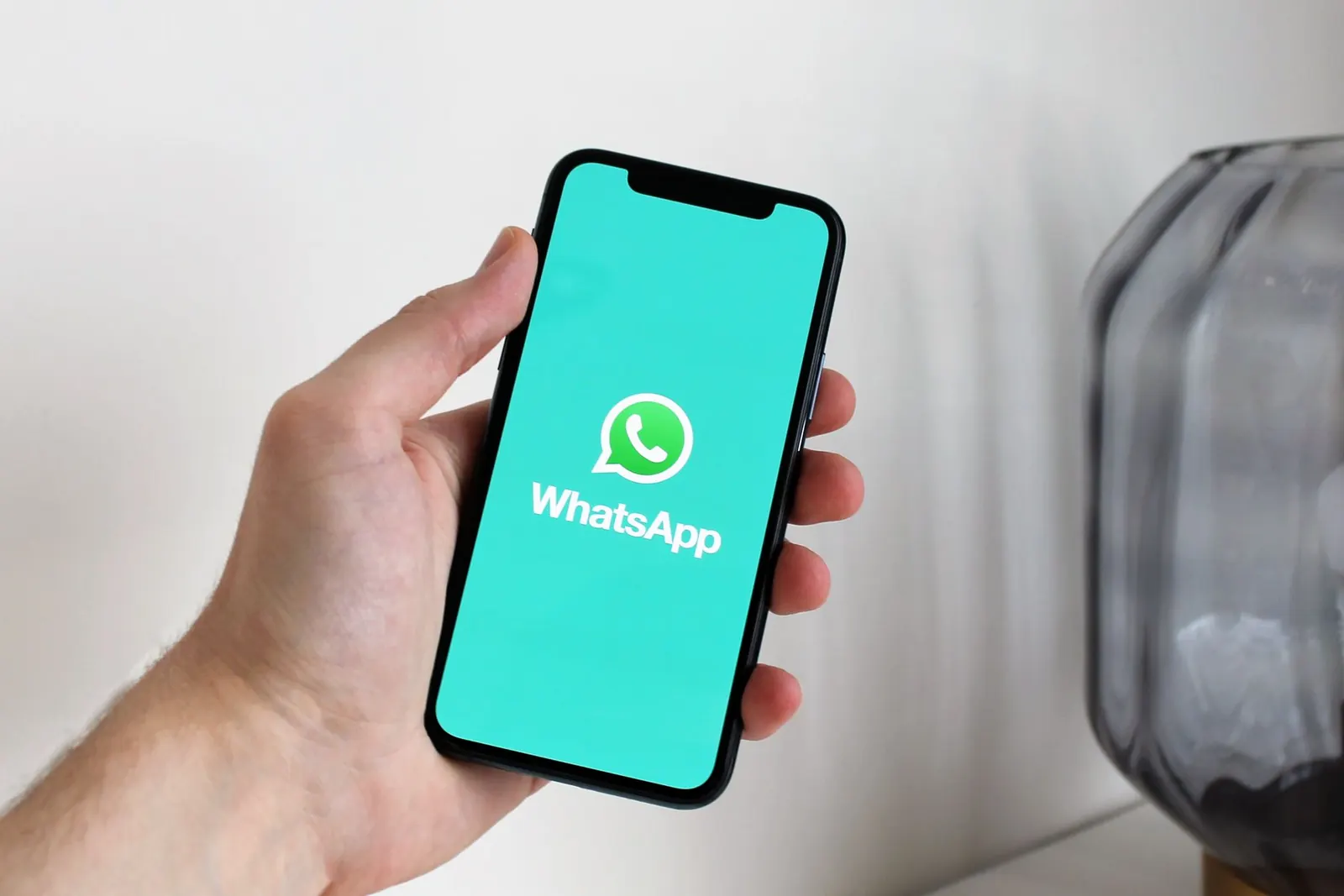 1786979644-auto-f8ca9ab3b05585bc WhatsApp mesajlarının paylaşılmasıyla ilgili hukuk görseli